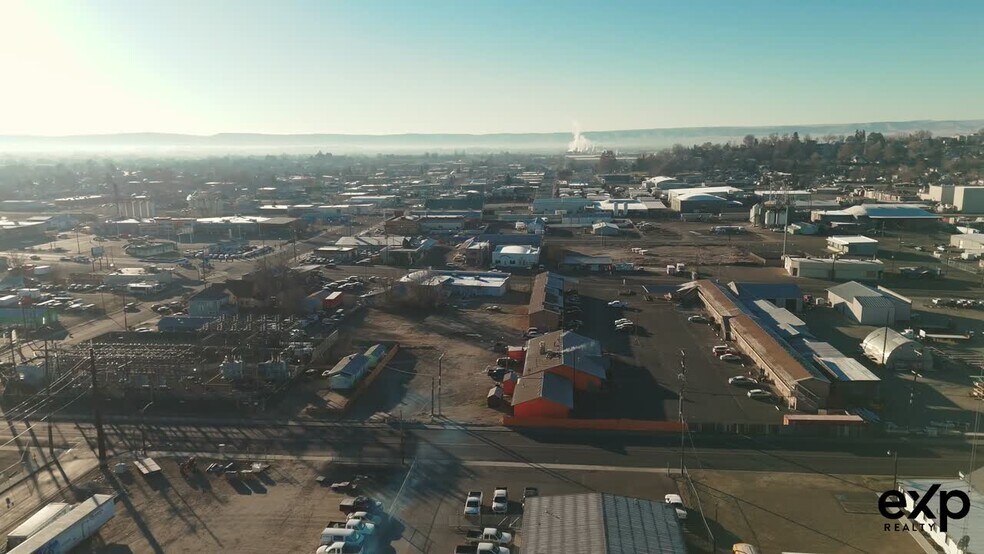 Primary Photo Of 410 Yakima Valley Hwy, Sunnyside General Retail For Sale