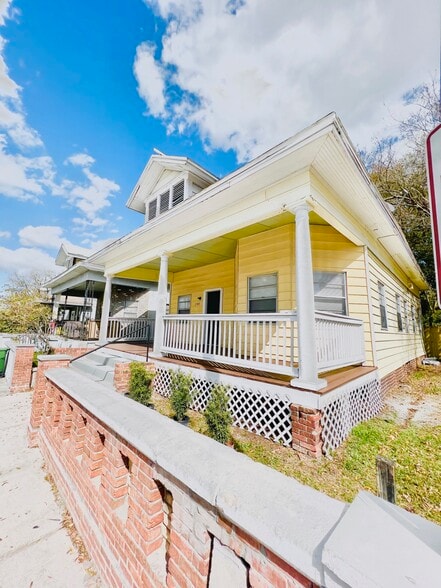 More Photos Of 2507 N Armenia Ave, Tampa Office Residential For Lease