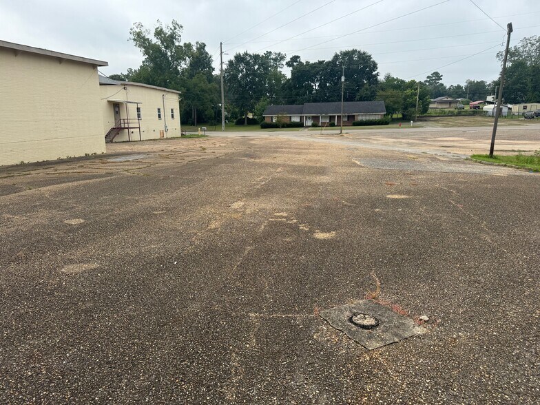 More Photos Of 1002 Douglas Ave, Opp Manufacturing For Lease