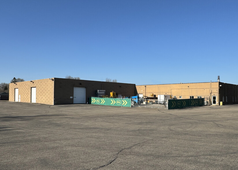 Primary Photo Of 335 E 78th St, Bloomington Warehouse For Lease