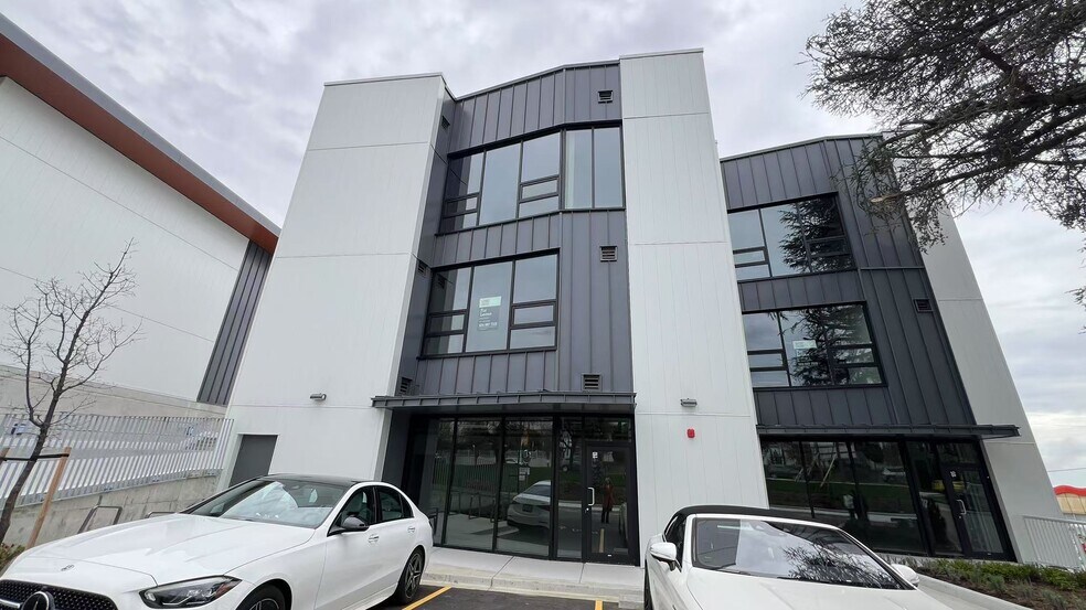 More Photos Of 8210-8220 Ross St, Vancouver Warehouse For Lease