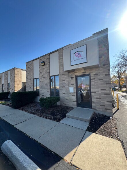 More Photos Of 1881 Commerce Dr, Elk Grove Village Office For Sale
