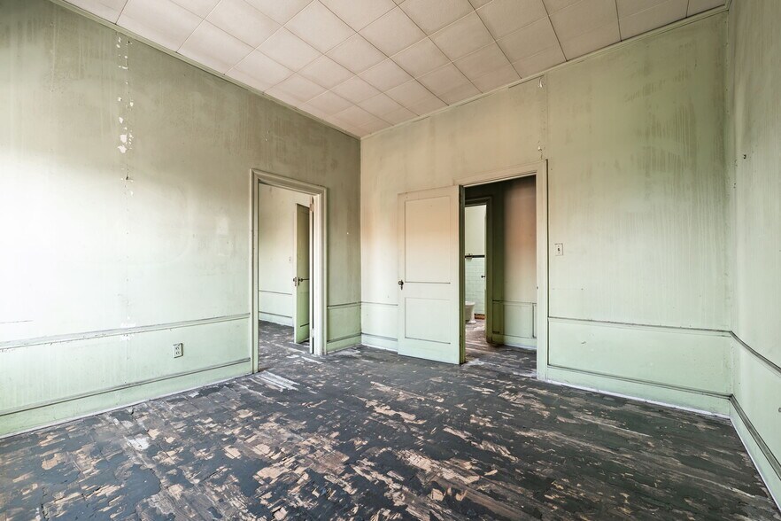 More Photos Of 101-105 S Scales St, Reidsville Storefront Retail Office For Sale