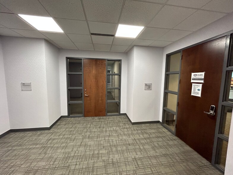 More Photos Of 2417 Atrium Dr, Raleigh Medical For Lease