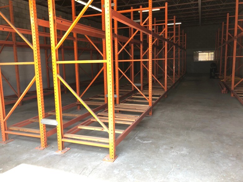 More Photos Of 18212-18216 Parthenia St, Northridge Service For Lease