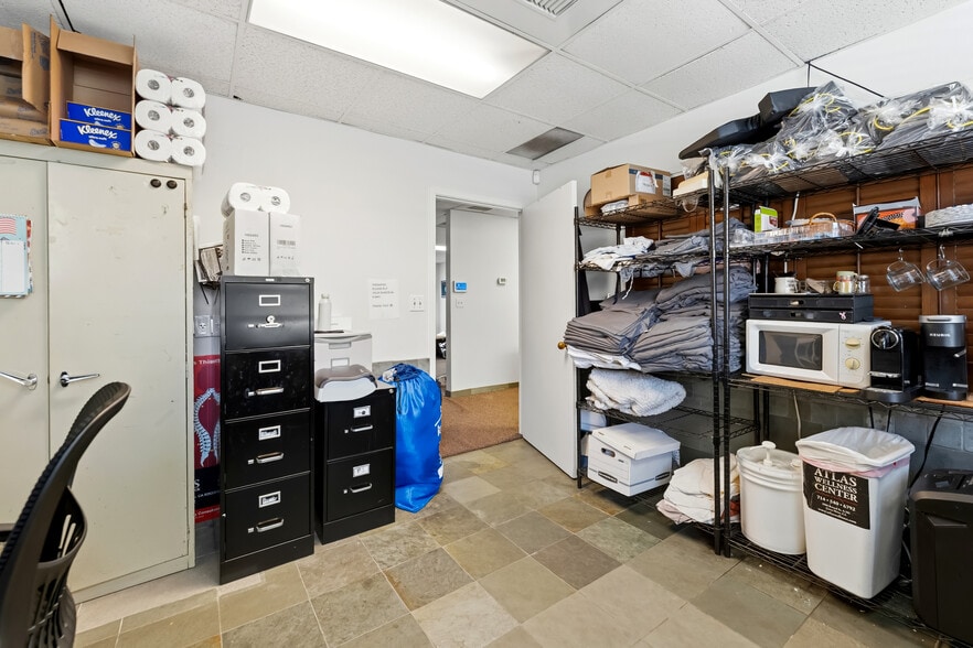 More Photos Of 2900 Bristol St, Costa Mesa Office For Sale