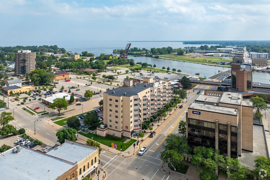 More Photos Of 100 N Main St, Oshkosh Apartments For Lease