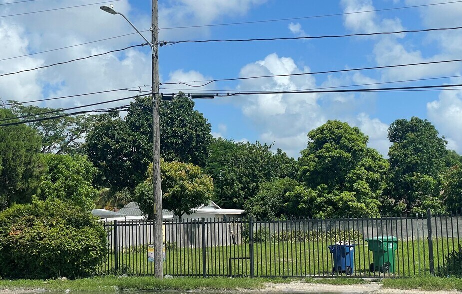 More Photos Of 743 NW 111th St, Miami Land For Lease