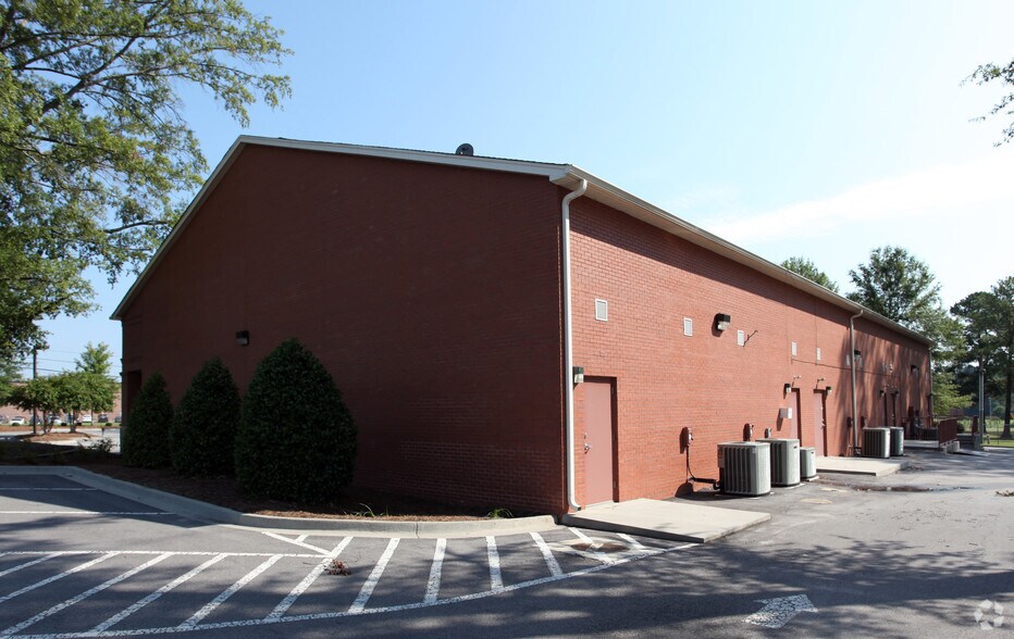 9019 Garners Ferry Rd, Hopkins, SC 29061 For Lease