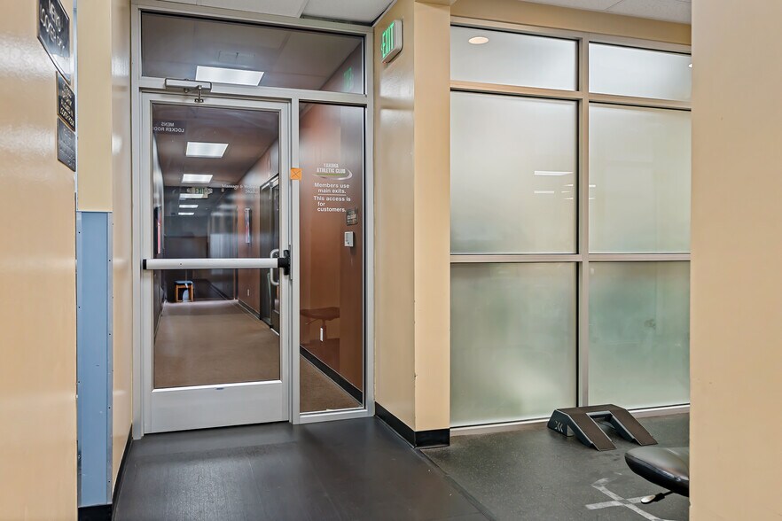 More Photos Of 2501 Racquet Ln, Yakima Health Club For Lease