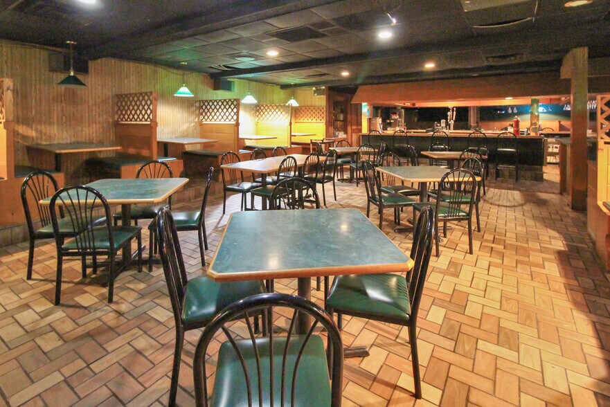 More Photos Of 1420 W Jackson St, Macomb Restaurant For Sale