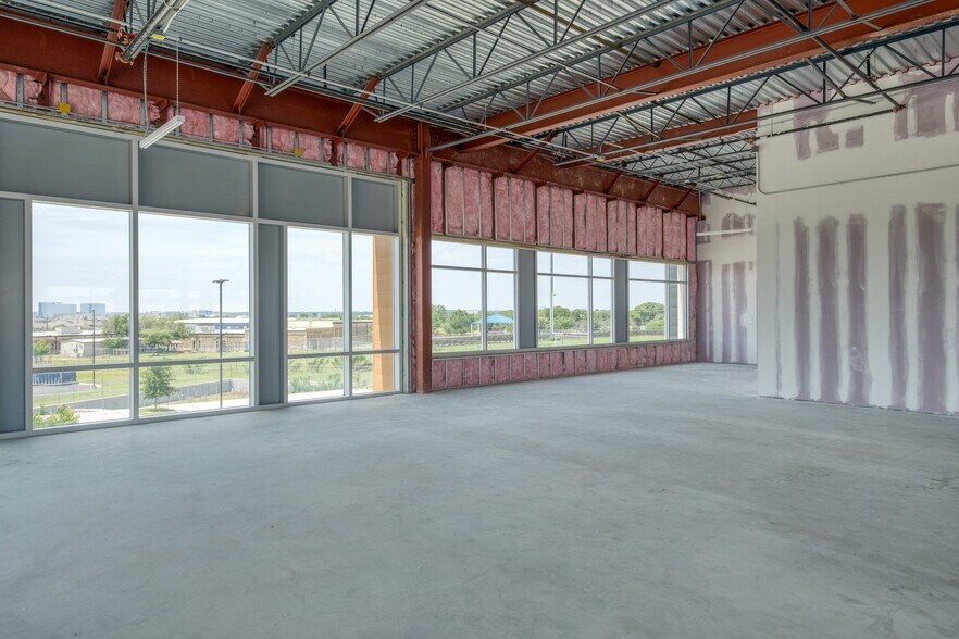 More Photos Of 12601 Metric Blvd, Austin Office For Sale