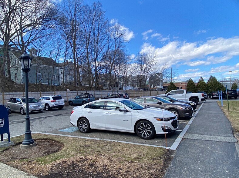 More Photos Of 20 Pondmeadow Dr, Reading Medical For Lease