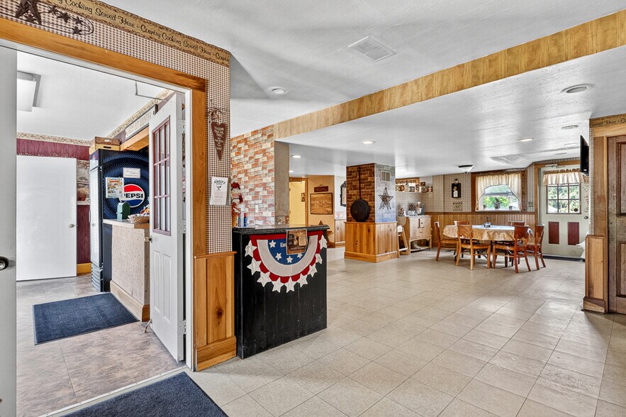 More Photos Of 1281 OH-183, Atwater Restaurant For Sale