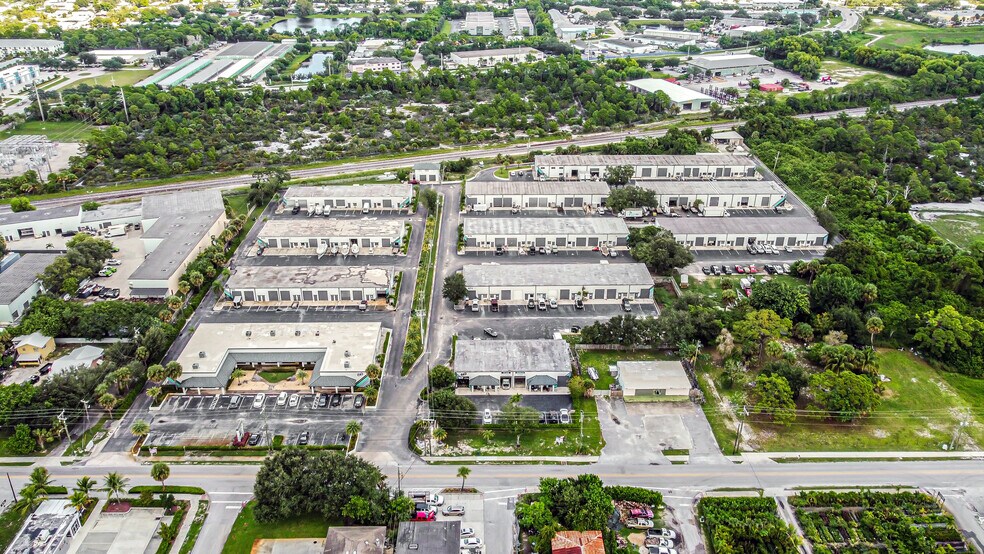 Primary Photo Of 895 NE Dixie Hwy, Jensen Beach Unknown For Lease