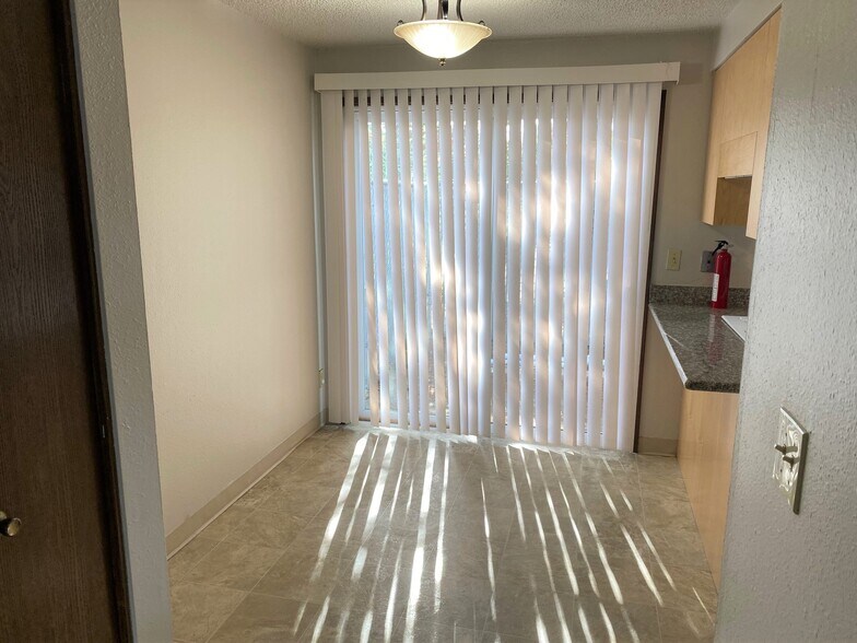 More Photos Of 2433 SE 139th Ave, Portland Apartments For Sale