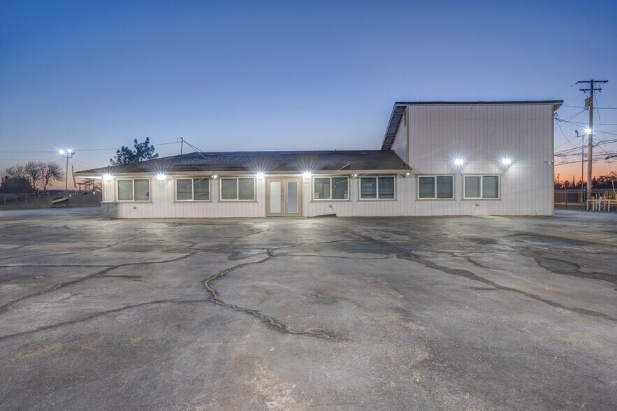 More Photos Of 854 Crows Landing Rd, Modesto Auto Dealership For Sale