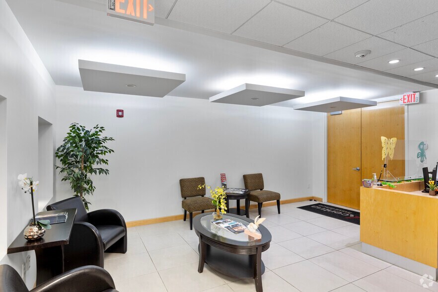 More Photos Of 8700 W Flagler St, Miami Office For Lease