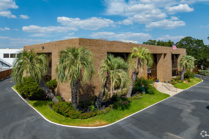 Primary Photo Of 6720 Sands Point Dr, Houston Office For Lease