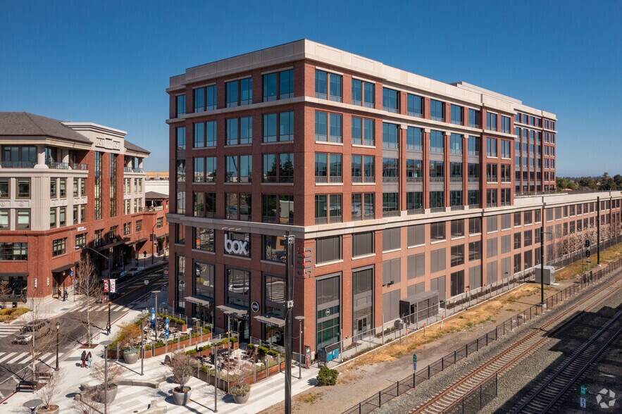 More Photos Of 900 Middlefield Ave, Redwood City Office For Lease