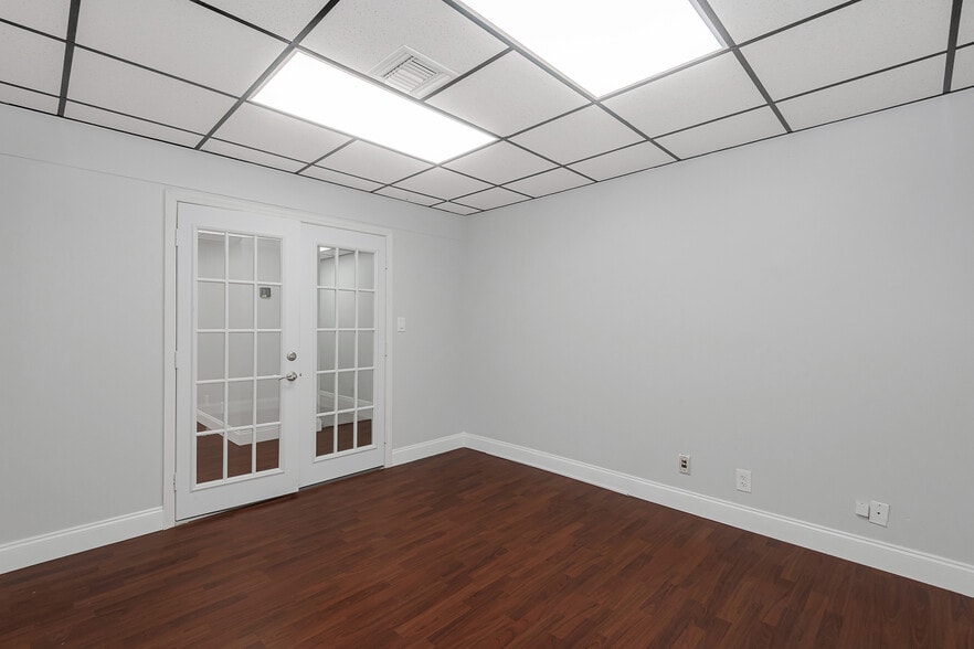 More Photos Of 3650 Coral Ridge Dr, Coral Springs Light Manufacturing For Lease