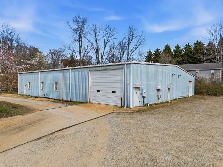 Primary Photo Of 5 Woodland Dr, Asheville Warehouse For Lease