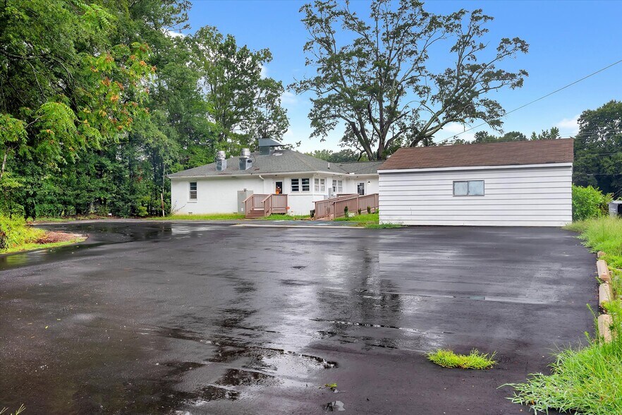 More Photos Of 323 W Georgia Rd, Simpsonville Restaurant For Sale