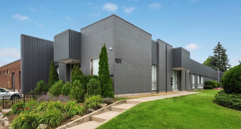More Photos Of 101 Brisbane Rd, Toronto Warehouse For Lease