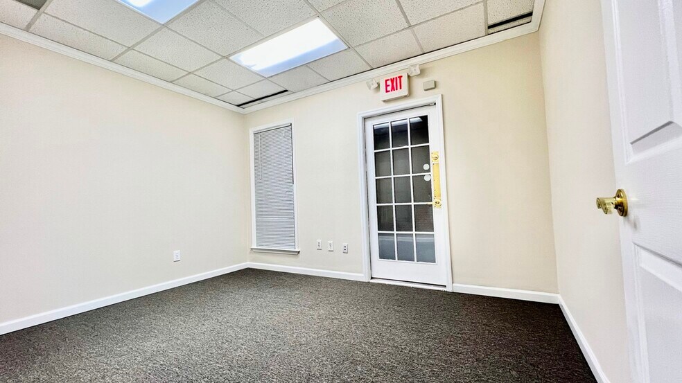 More Photos Of 3867 Holcomb Bridge Rd, Peachtree Corners Office For Lease