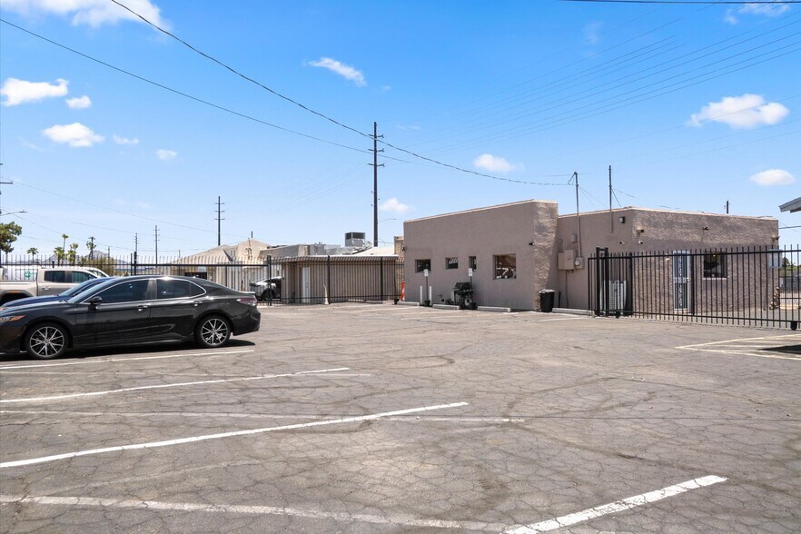 More Photos Of 2818 W Northern Ave, Phoenix Office For Sale