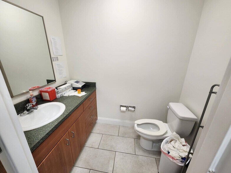More Photos Of 418 Town Park Blvd, Evans Medical For Lease