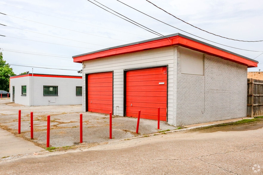 More Photos Of 2204 E 11th St, Tulsa Restaurant For Lease