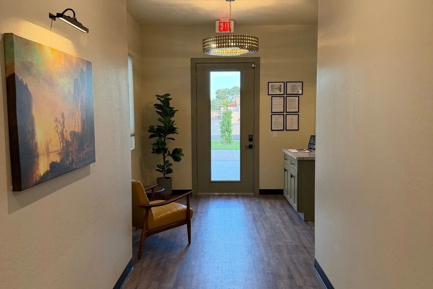 More Photos Of 16020 N 37th St, Phoenix Assisted Living For Sale