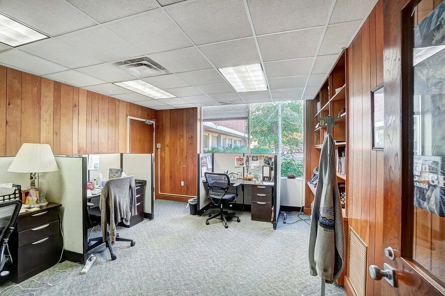 More Photos Of 150 E South College St, Yellow Springs Research And Development For Sale