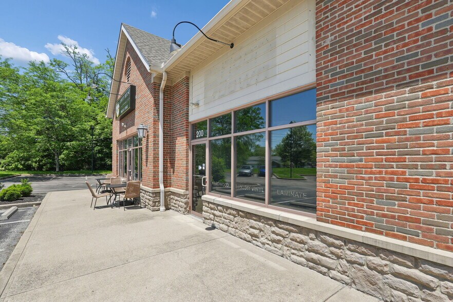 More Photos Of 201 Clint St, Pickerington Storefront For Lease