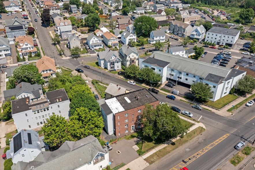More Photos Of 305 Parrott Ave, Bridgeport Apartments For Sale