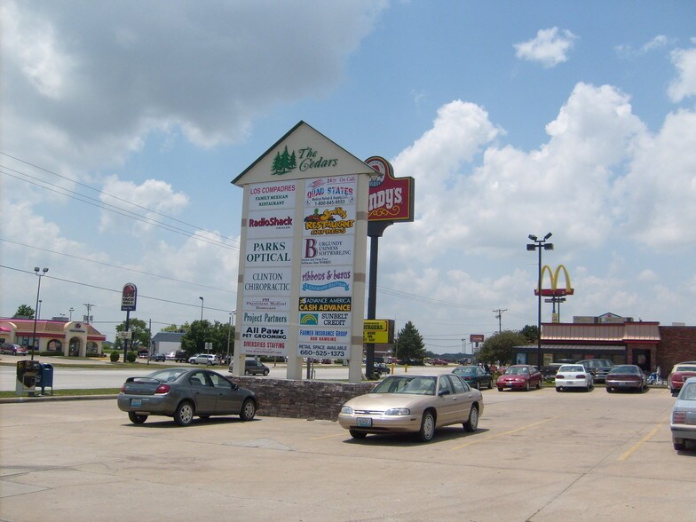 More Photos Of 1703-1745 E Ohio St, Clinton Freestanding For Sale