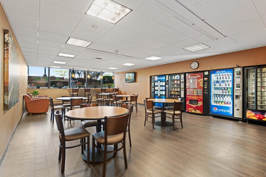 More Photos Of 1400 E Touhy Ave, Des Plaines Office For Lease