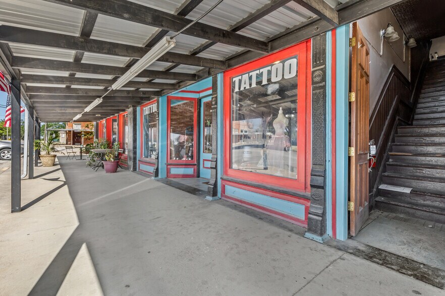 More Photos Of 116 S Second St, Venus Storefront Retail Office For Sale