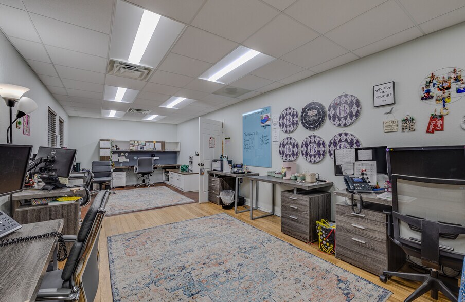 More Photos Of 4800 Bryant Irvin Ct, Fort Worth Office For Sale