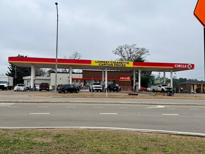 Primary Photo Of 1007 Fort Dale Rd, Greenville Service Station For Sale