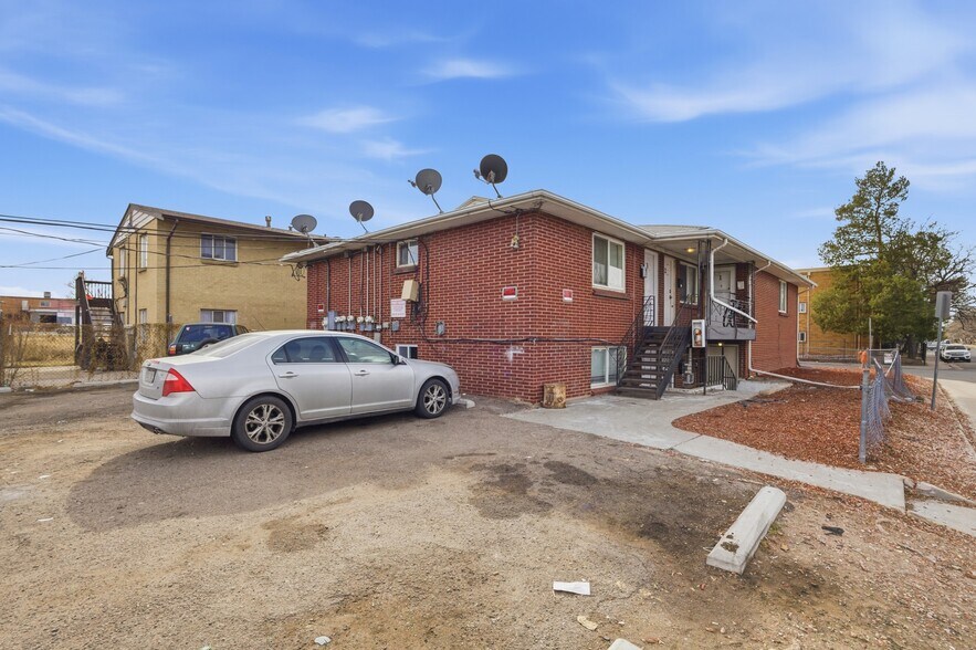 More Photos Of 1592 Lansing St, Aurora Apartments For Sale