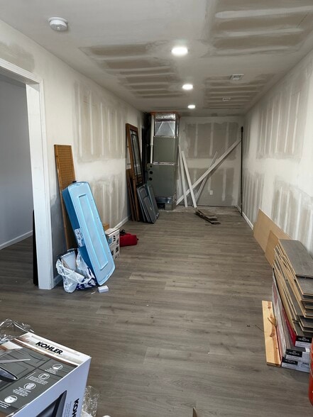 More Photos Of 125 E Washington St, Kearney Storefront Retail Office For Lease