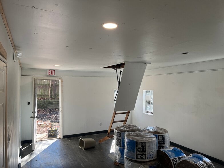 More Photos Of 2230 Palm St, Canton Freestanding For Lease