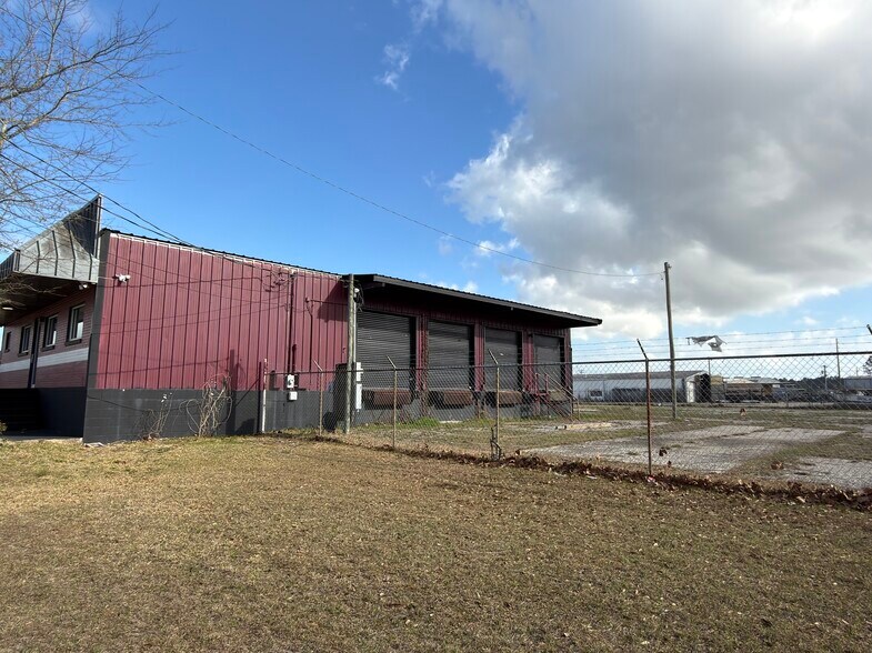 More Photos Of 4020 Jefferson Ave, Moss Point Distribution For Lease