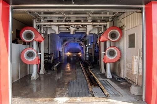 More Photos Of 14 Rue Langlois, Granby Service Station For Sale