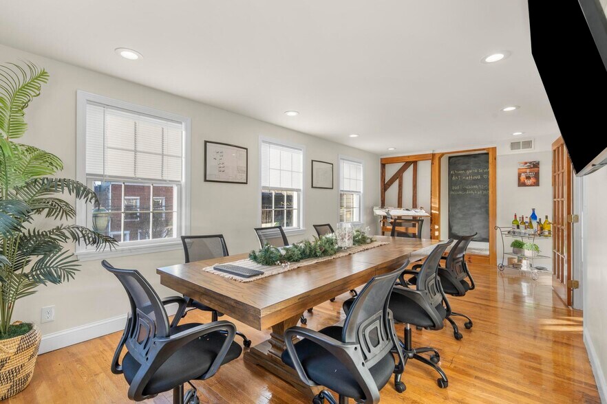 More Photos Of 51 N Main St, Southington Office For Lease