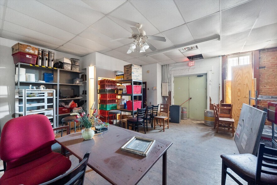 More Photos Of 107 S Beaton St, Corsicana Storefront For Sale