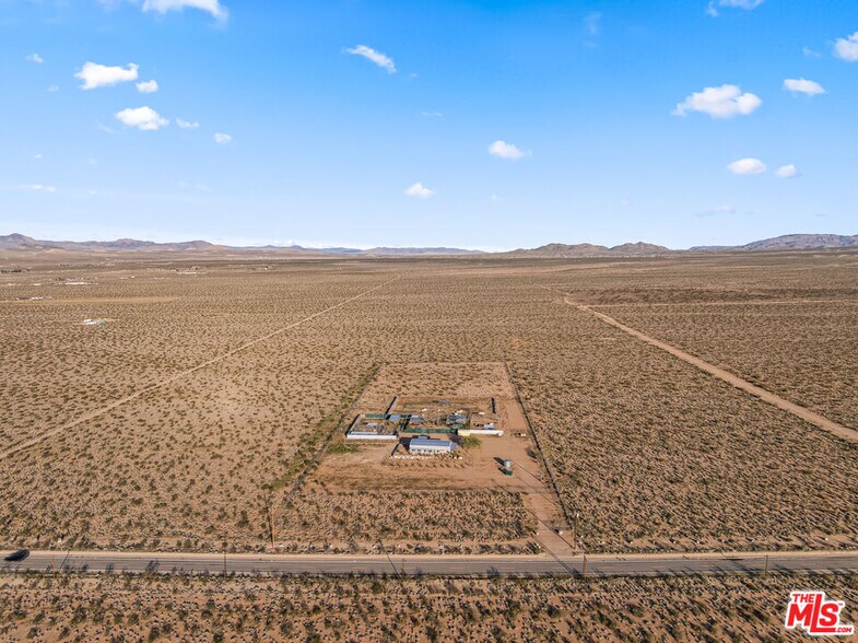 More Photos Of 9025 Camp Rock Rd, Lucerne Valley Veterinarian Kennel For Sale