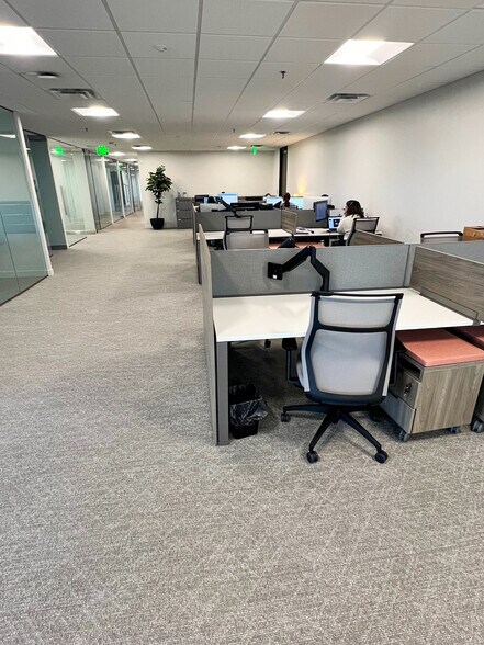 More Photos Of 12377 Merit Dr, Dallas Office For Lease